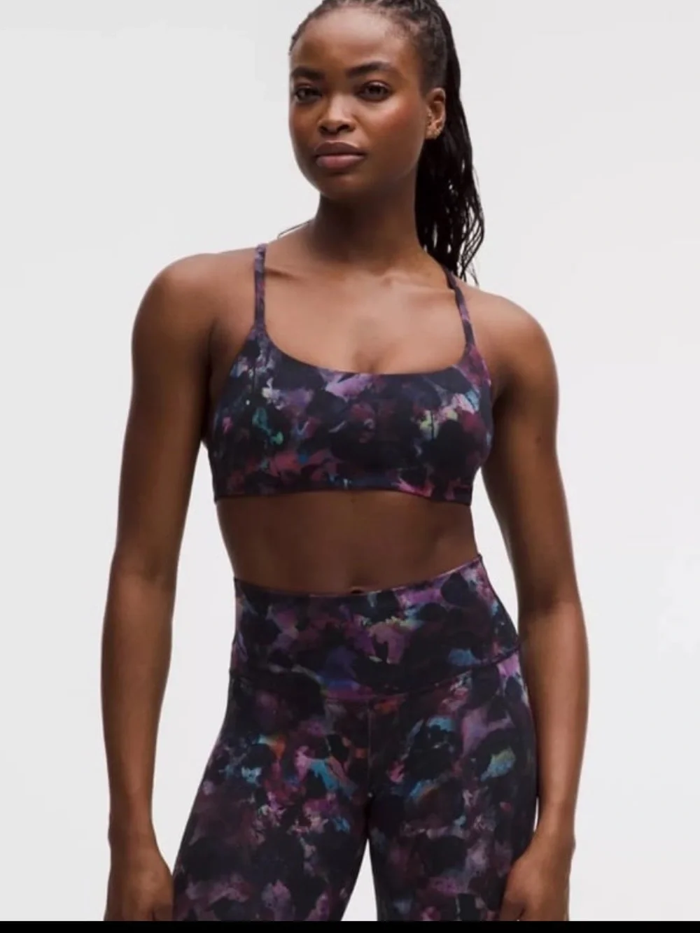NWT/NWOT/Like New Lululemon Matching Bundle. Size Tops 2,4 / Bootoms 2